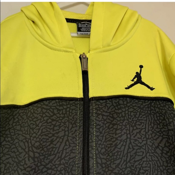 Nike Air Jordan Black and Yellow boys jacket XL - Picture 2 of 7